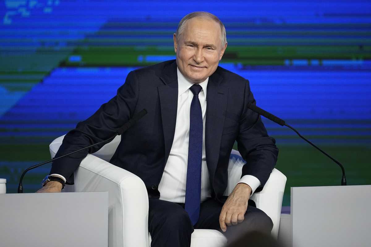 Tucker Carlson Interviews Vladimir Putin In Landmark Interview On Ukraine Conflict