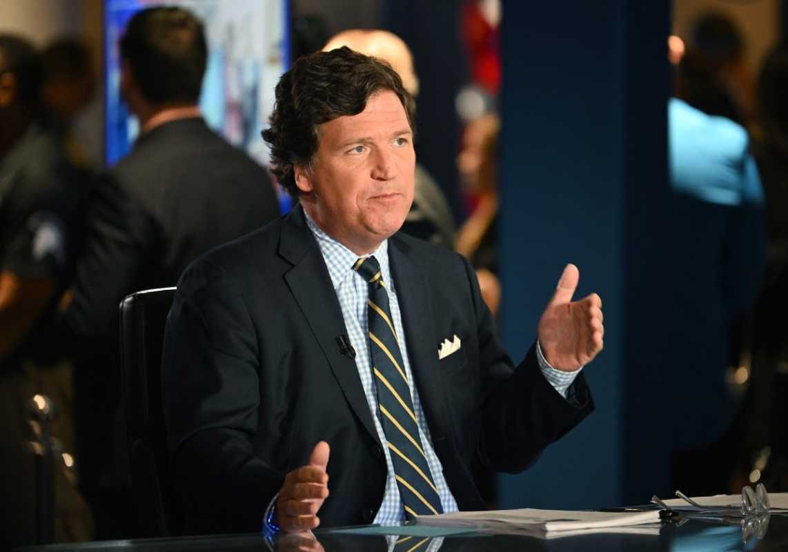 Tucker Carlson Sparks Speculation Of Potential Interview With Putin During Moscow Visit