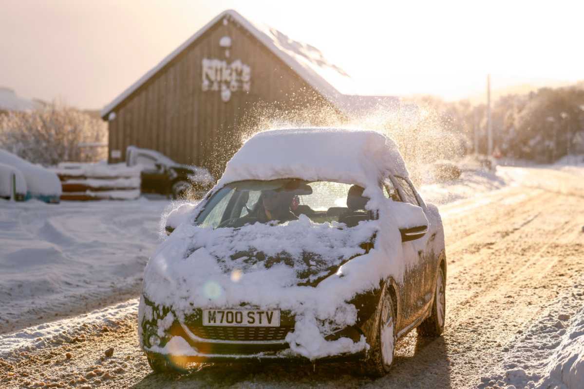 Uk Braces For Heavy Snowfall As Temperatures Plummet