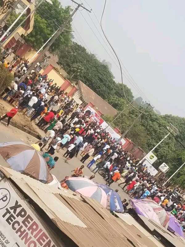 Violent Protest Erupts At Michael Okpara University Of Agriculture As Students Demand Tuition Fee Reduction