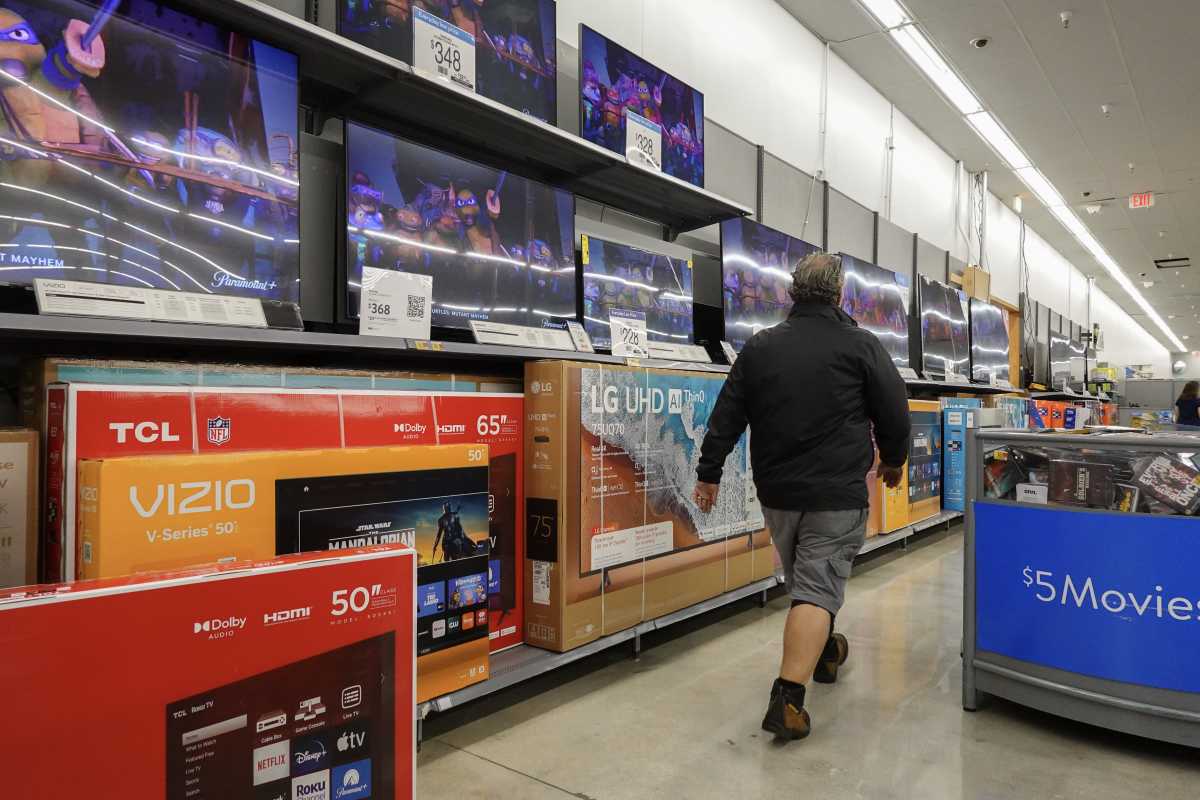 Walmart Reports Strong Quarterly Earnings, Announces Vizio Acquisition