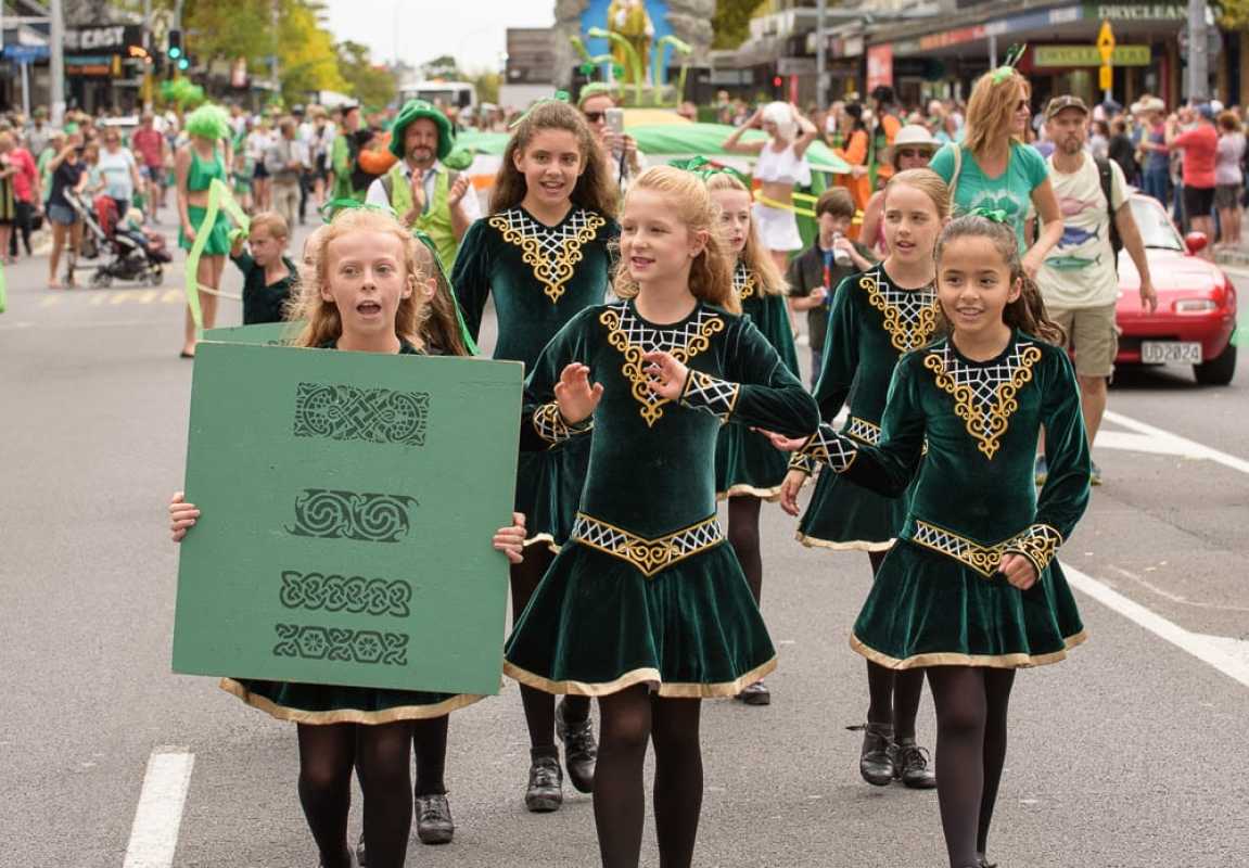 Auckland's Queen St Turns Green For St. Patrick's Day Parade