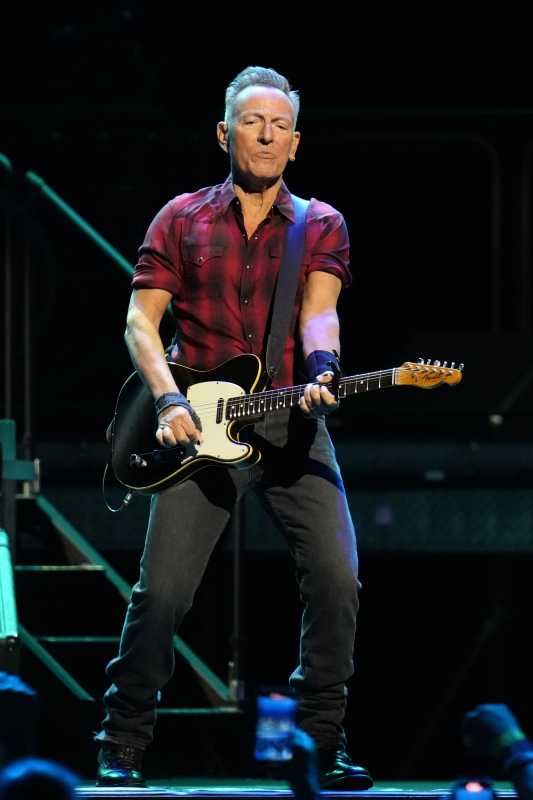 Bruce Springsteen Shocks Fans With New Look At Phoenix Tour Kickoff