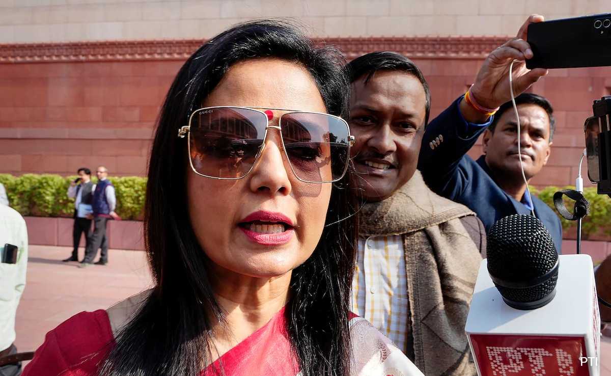 Cbi Raids Tmc Leader Mahua Moitra's Kolkata Home In Cash For Query Scam Probe