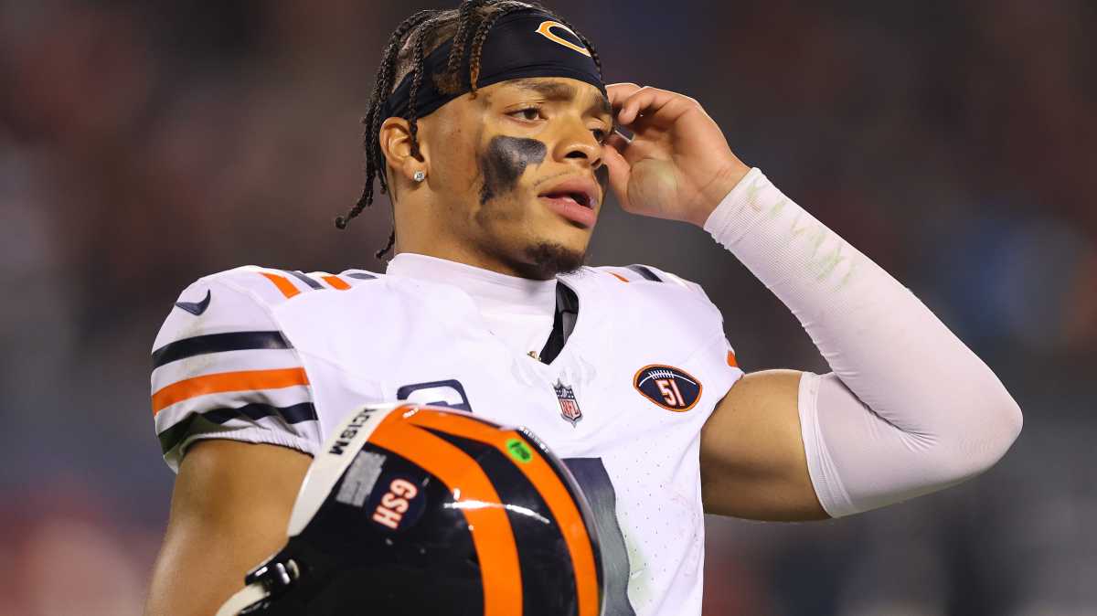 Chicago Bears Quarterback Justin Fields Drawing Interest From Limited Suitors Following Free Agency Moves