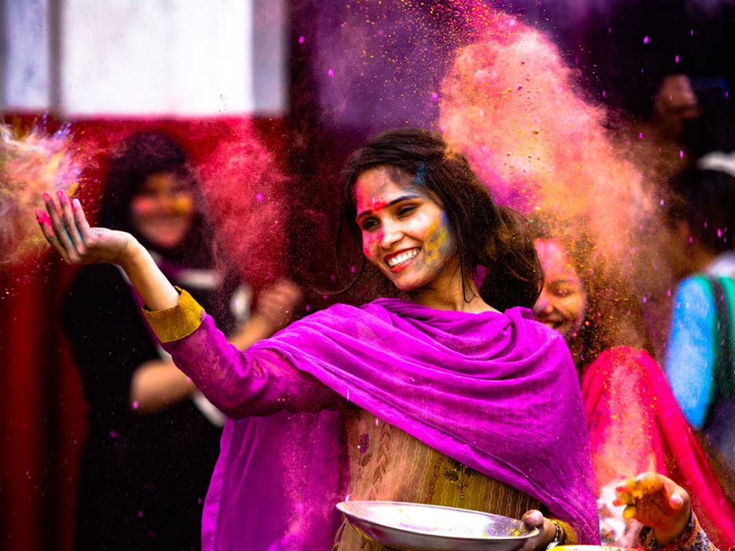 Choti Holi Celebrations Enthrall Devotees With Vibrant Colors And Joyful Festivities