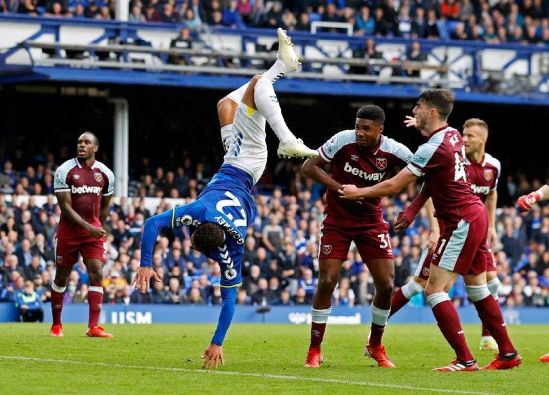 Everton Secure Vital Victory Over West Ham United At Goodison Park