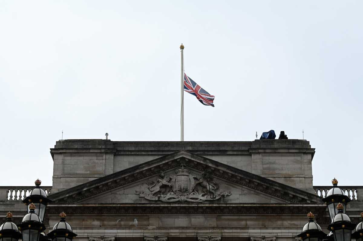 False Rumors Of Royal Death And Announcement Spread Amid Claims Of Flag At Half Mast