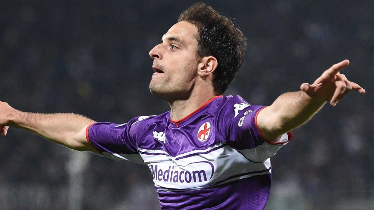 Fiorentina And Roma Battle In Serie A Showdown