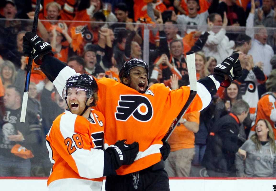 Former Philadelphia Flyer Wayne Simmonds Retires After 15 Year Career