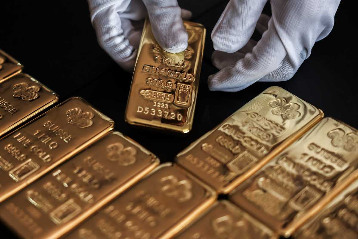 Gold Prices Hit Three Month Peak On Rate Cut Bets