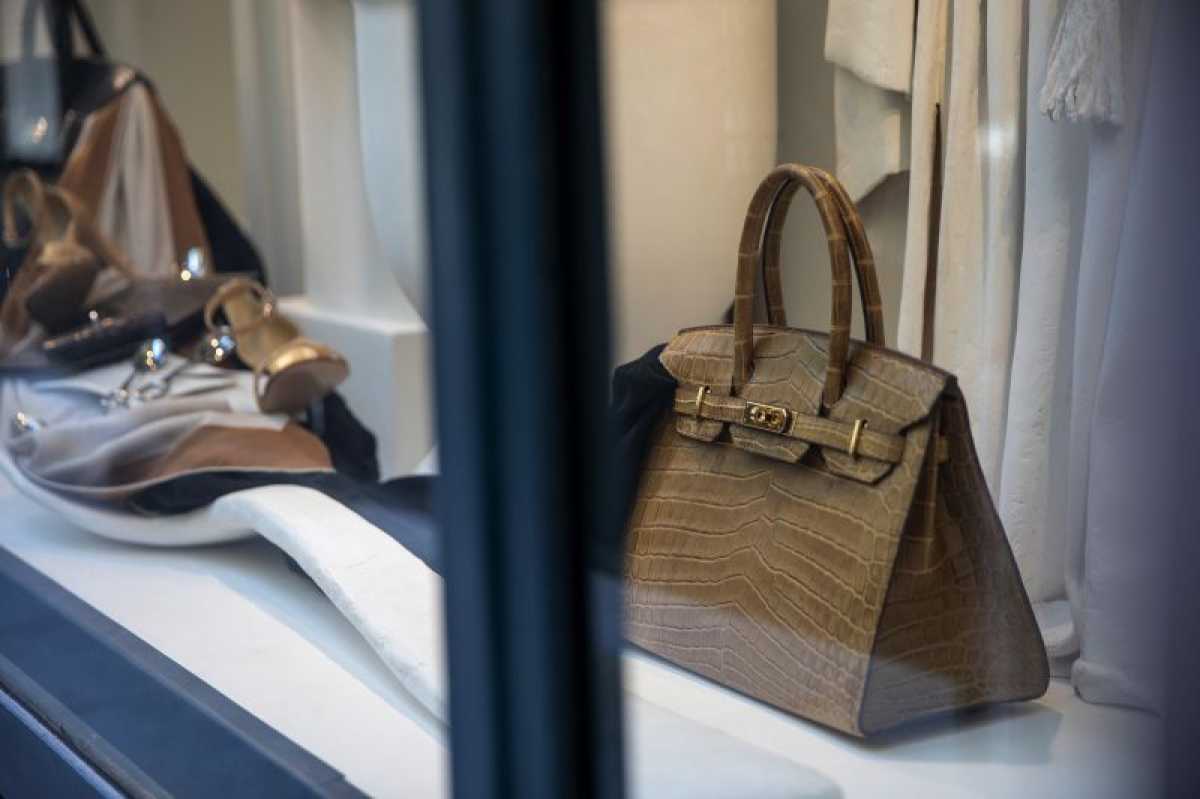 Hermes Lawsuit Alleges Discriminatory Birkin Bag Sales Tactics