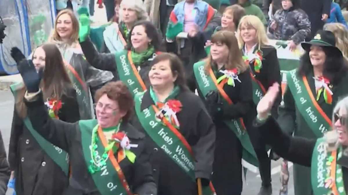 Iconic Savannah St. Patrick's Parade Draws Enthusiastic Crowd