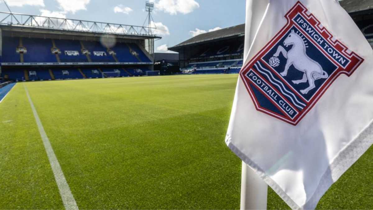 Ipswich Town Run Riot Against Sheffield Wednesday To Regain Second Place