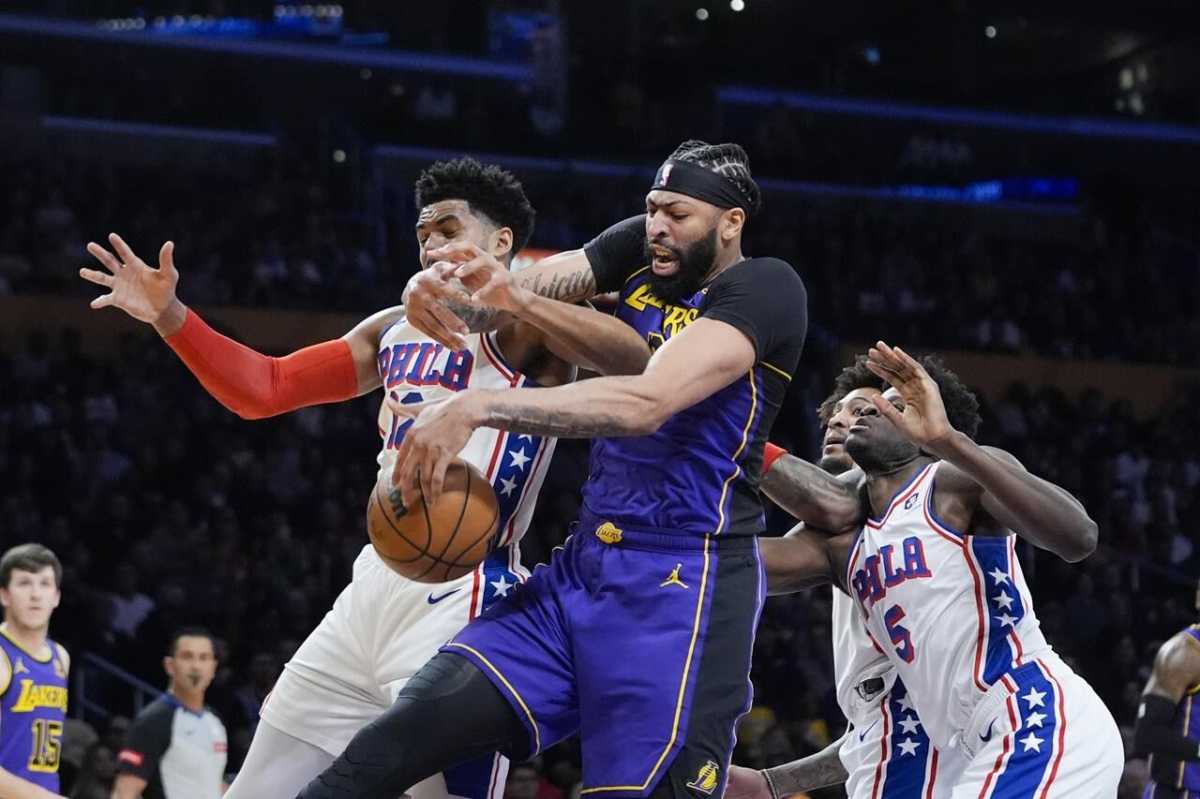 Lakers End Losing Streak Against Sixers Behind Strong Defense And Russell's Record Breaking Performance