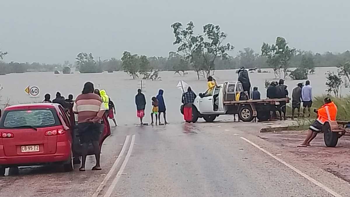 Major Evacuation From Borroloola Ahead Of Forecasted One In 100 Year Flood