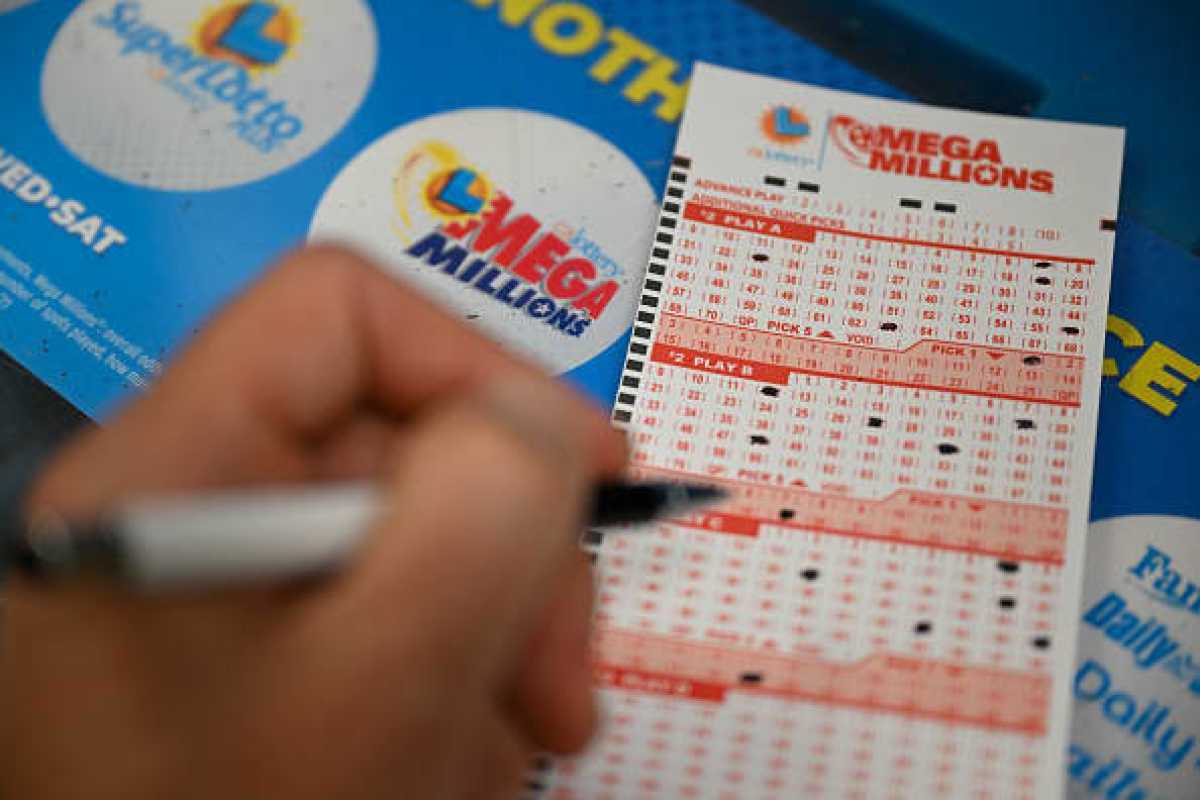 Mega Millions Jackpot Hits $977 Million, No Big Winners Yet