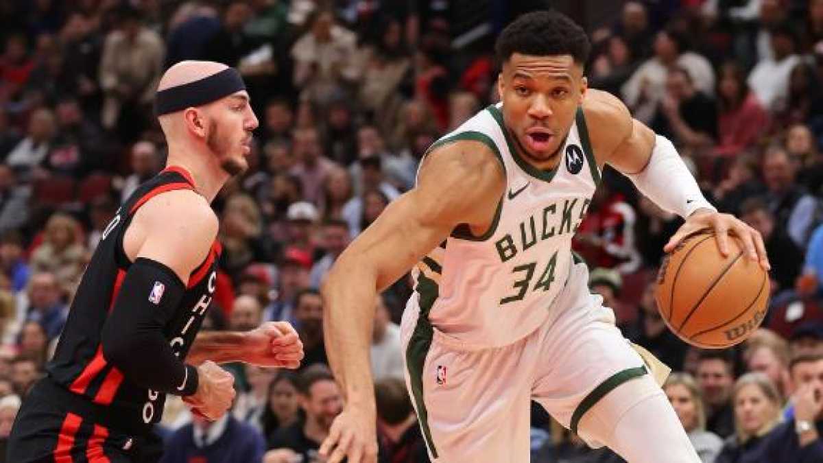 Milwaukee Bucks Extend Winning Streak, Antetokounmpo Sidelined With Achilles Tendinitis