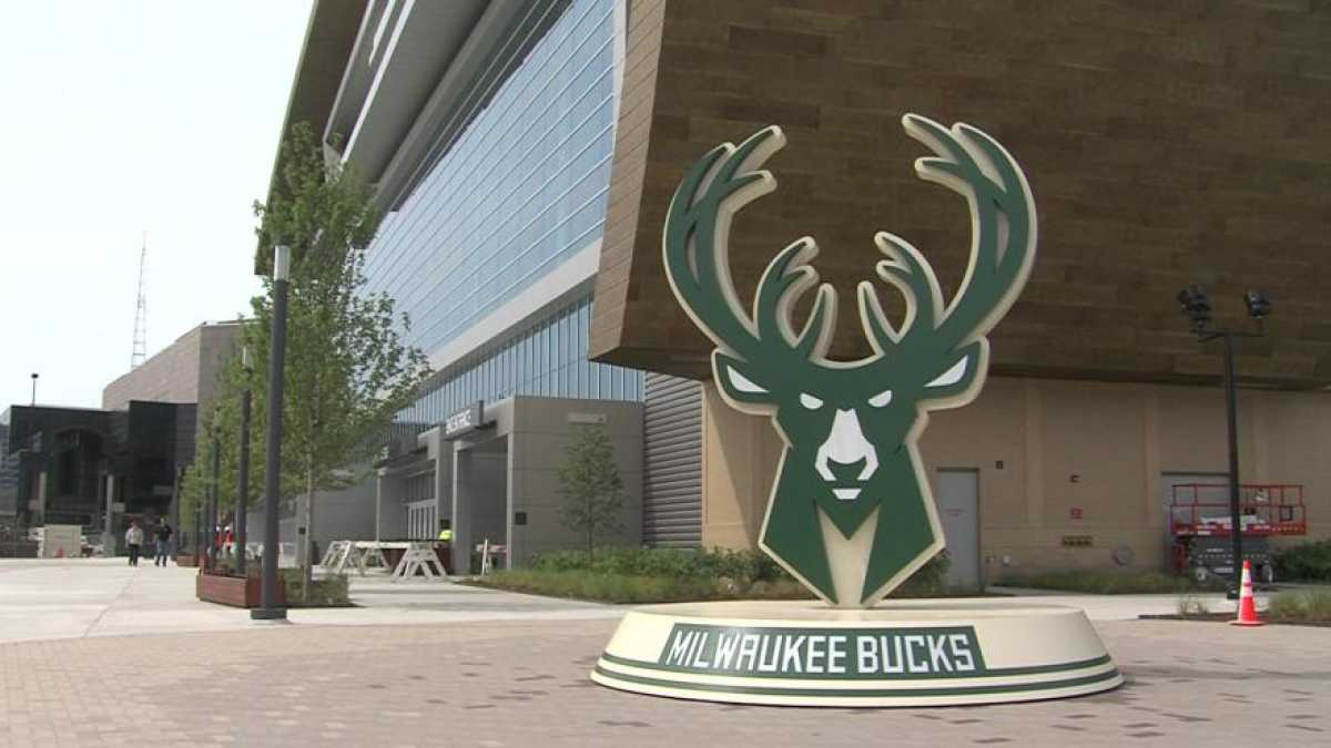 Milwaukee Bucks Hosts Vibrant Noche Latina Celebration At Fiserv Forum