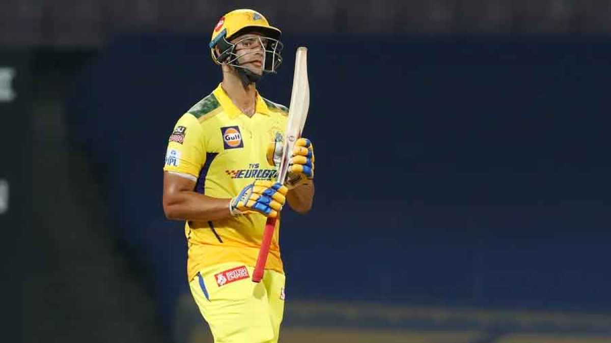 Ms Dhoni Mentors Shivam Dube To Perfect Finishing Skills In Ipl Opener