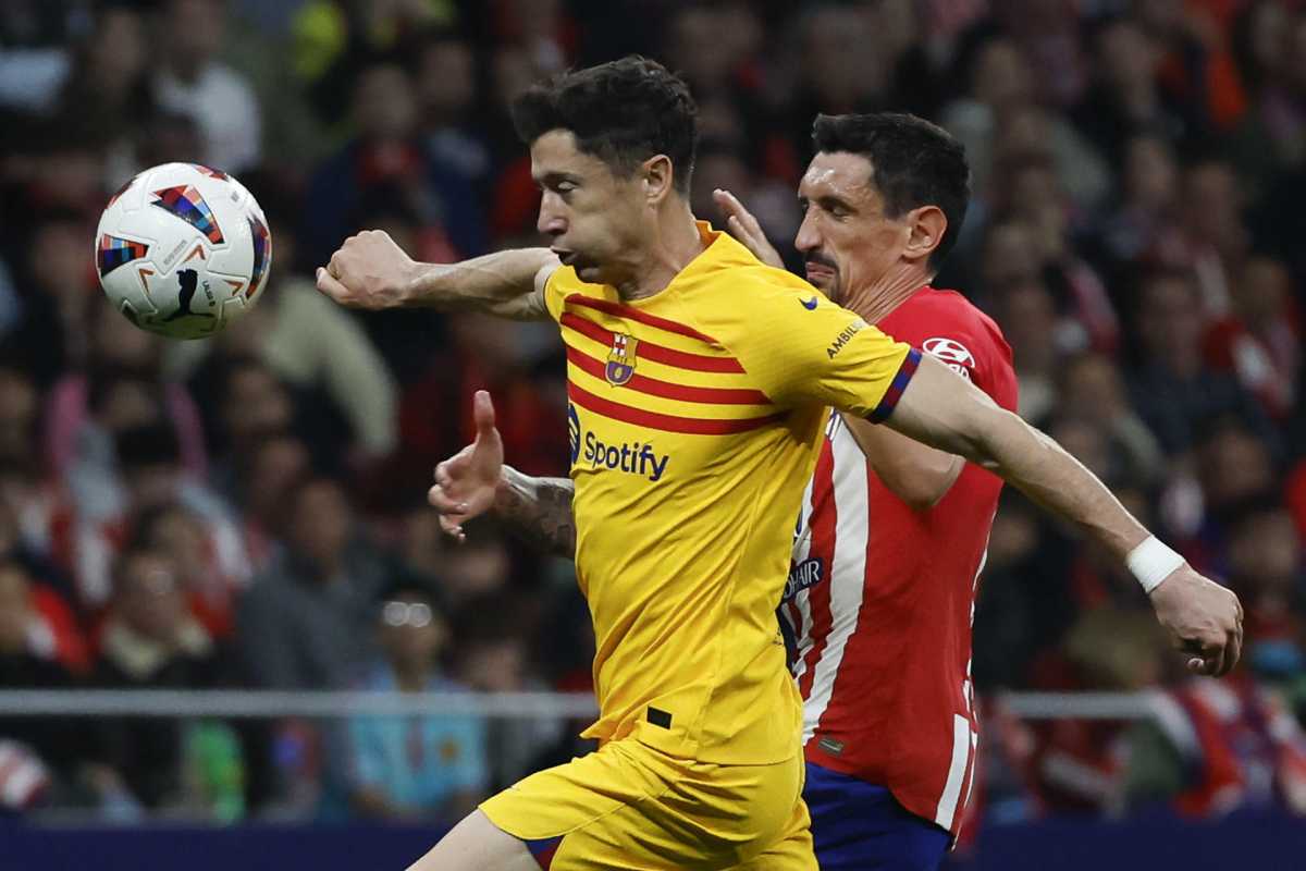 Robert Lewandowski Shines As Fc Barcelona Defeats Atletico Madrid