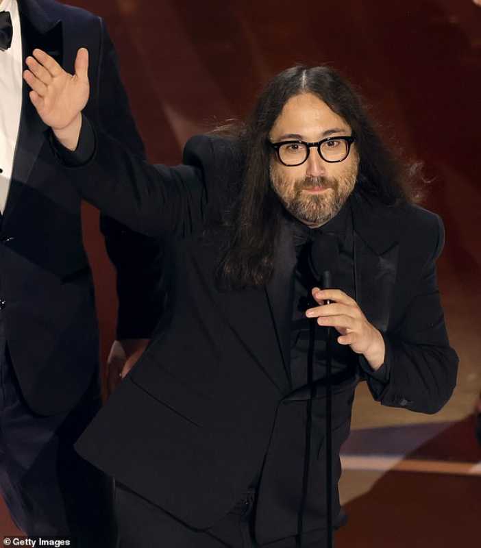 Sean Lennon Honors Mother On Oscars Night With 'war Is Over!' Win