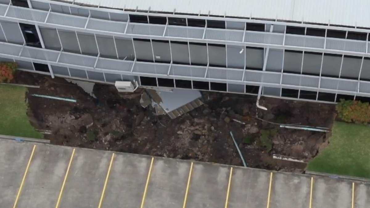 Sinkhole Emerges At Rockdale Industrial Building Amid M6 Tunnel Construction Halt