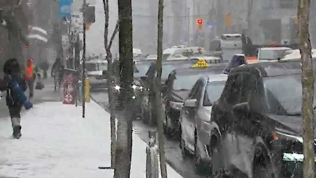 Spring Snowstorm Hits Southern Ontario: Snowfall Warnings In Effect