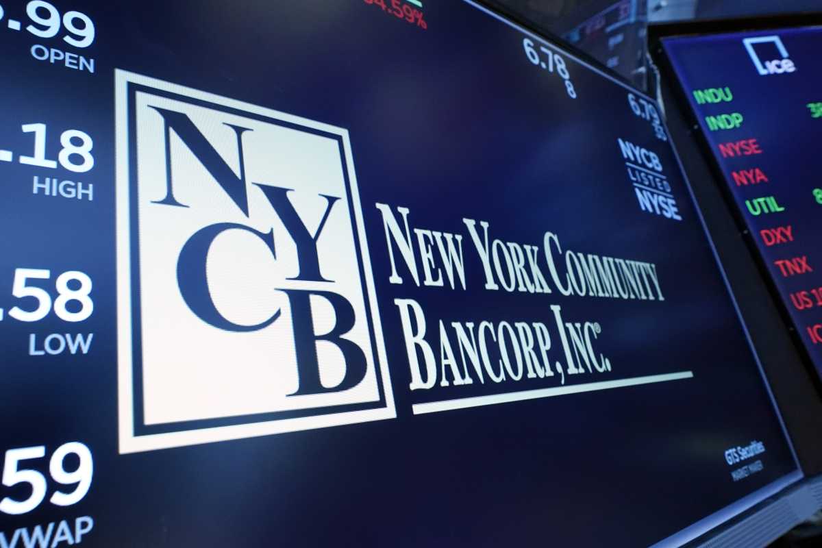 Struggling New York Community Bancorp Seeks Capital Infusion Amid Leadership Changes