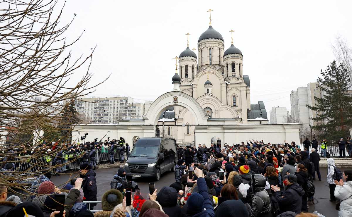 Thousands Gather To Bid Farewell To Alexei Navalny In Unprecedented Memorial Service