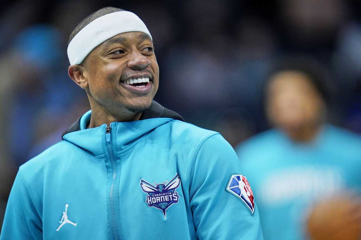 Two Time All Star Isaiah Thomas Signs 10 Day Contract With Phoenix Suns