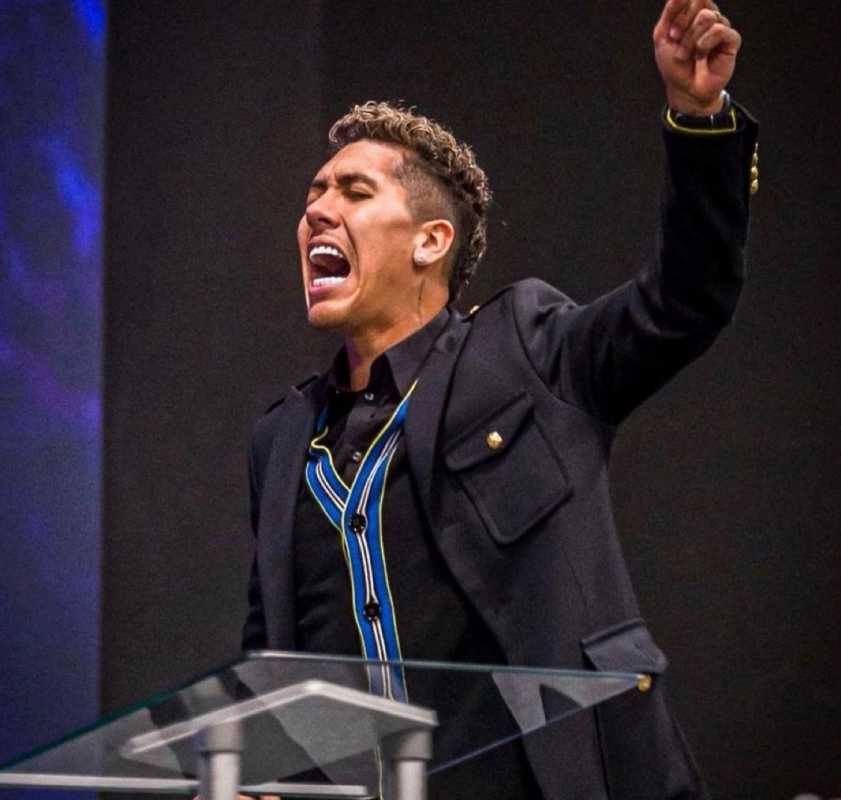 Roberto Firmino Ordained As Pastor Following Co Founding Manah Church