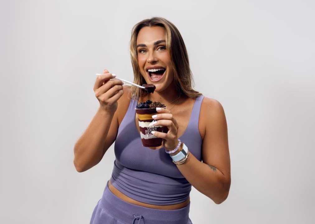 Aryna Sabalenka Serving Acai Bowl