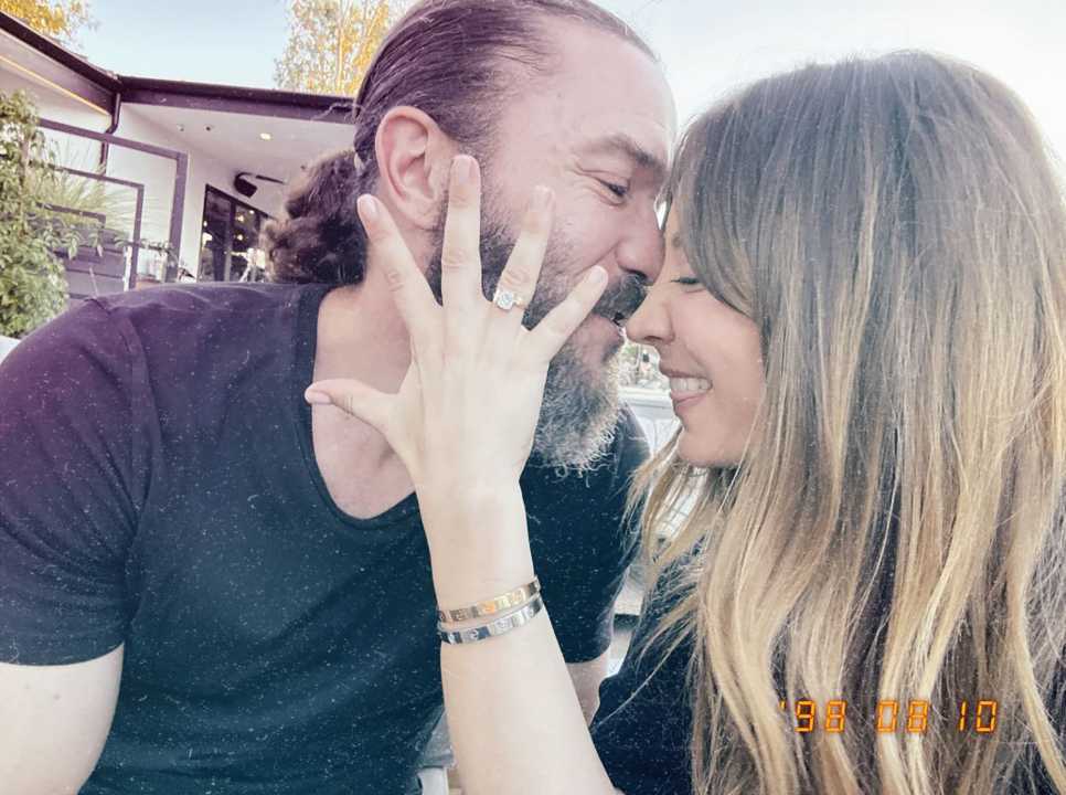 Kaley Cuoco Gets Engaged To Tom Pelphrey