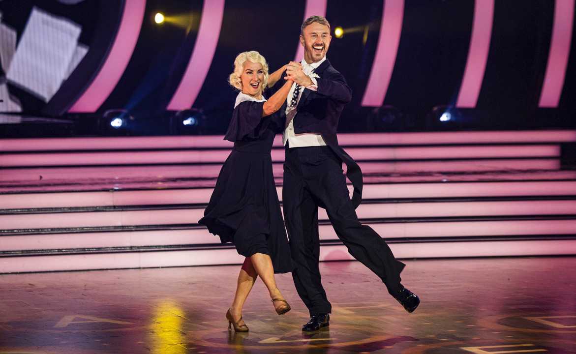 Lisa Mccune Wins Dancing With The Stars