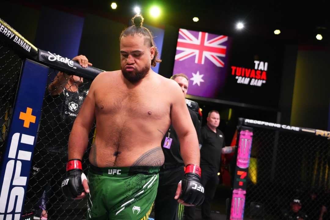 Rozenstruik Edges Tuivasa In Tough Heavyweight Battle