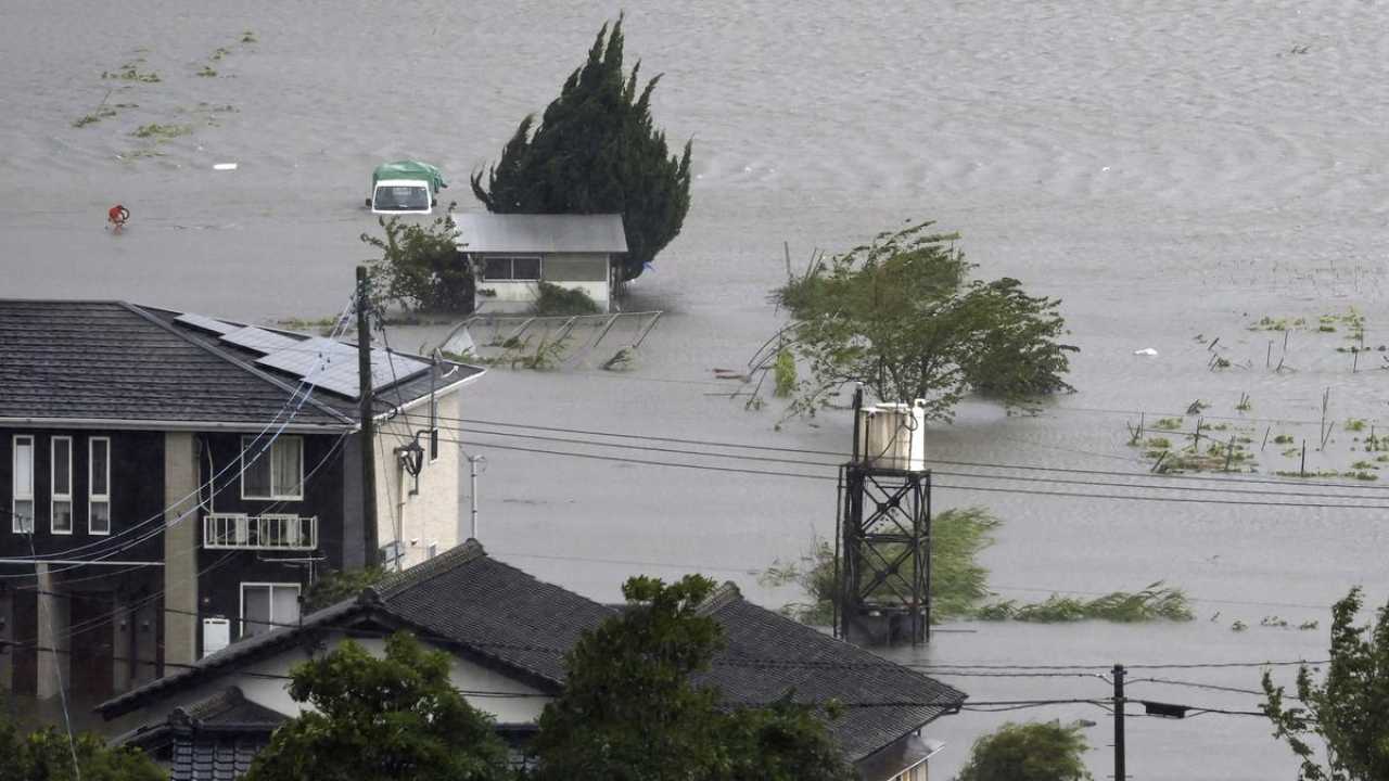 Typhoon Shanshan Japan