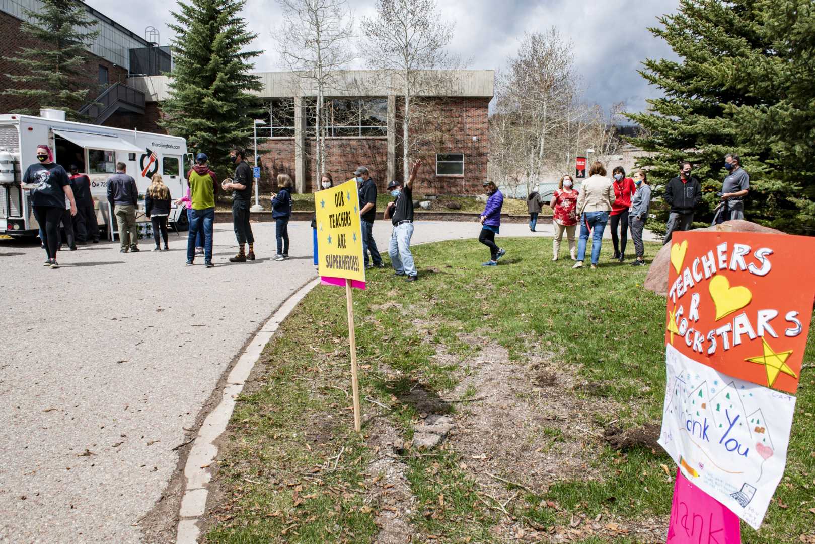 Aspen Community Employees Thanking Workers