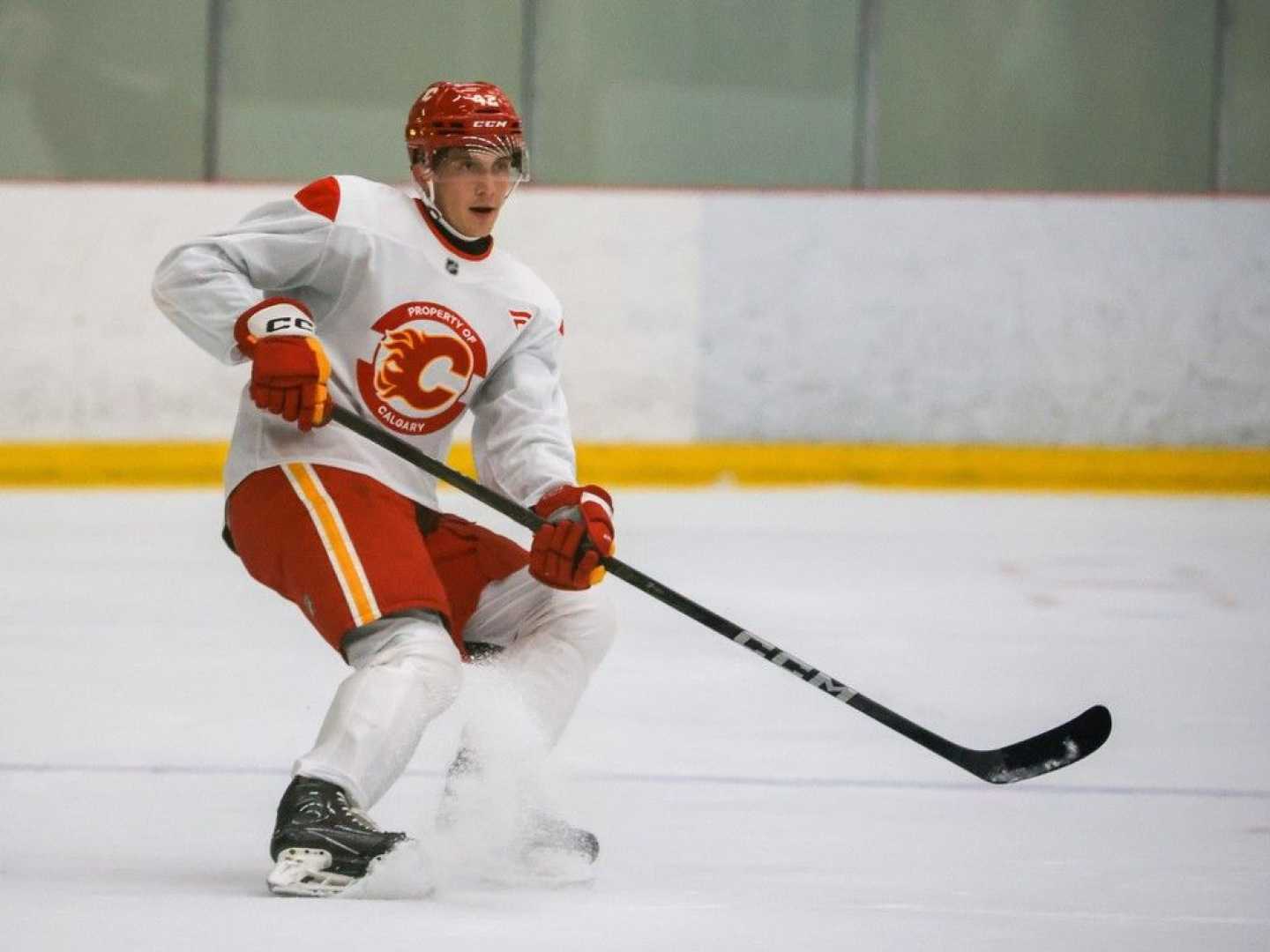 Hunter Brzustewicz Calgary Flames