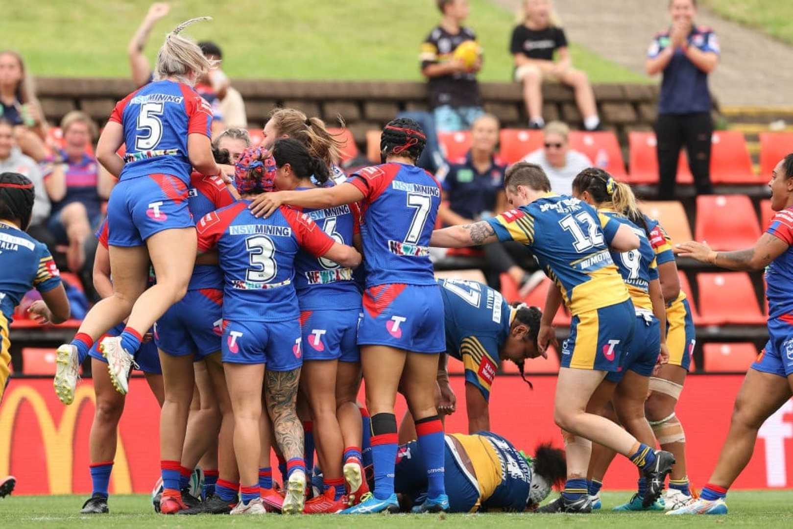 Nrlw Knights Team Encouragement