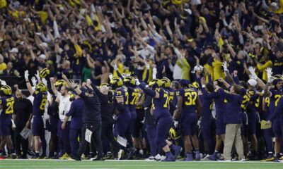 Washington Huskies Vs Michigan Wolverines Football