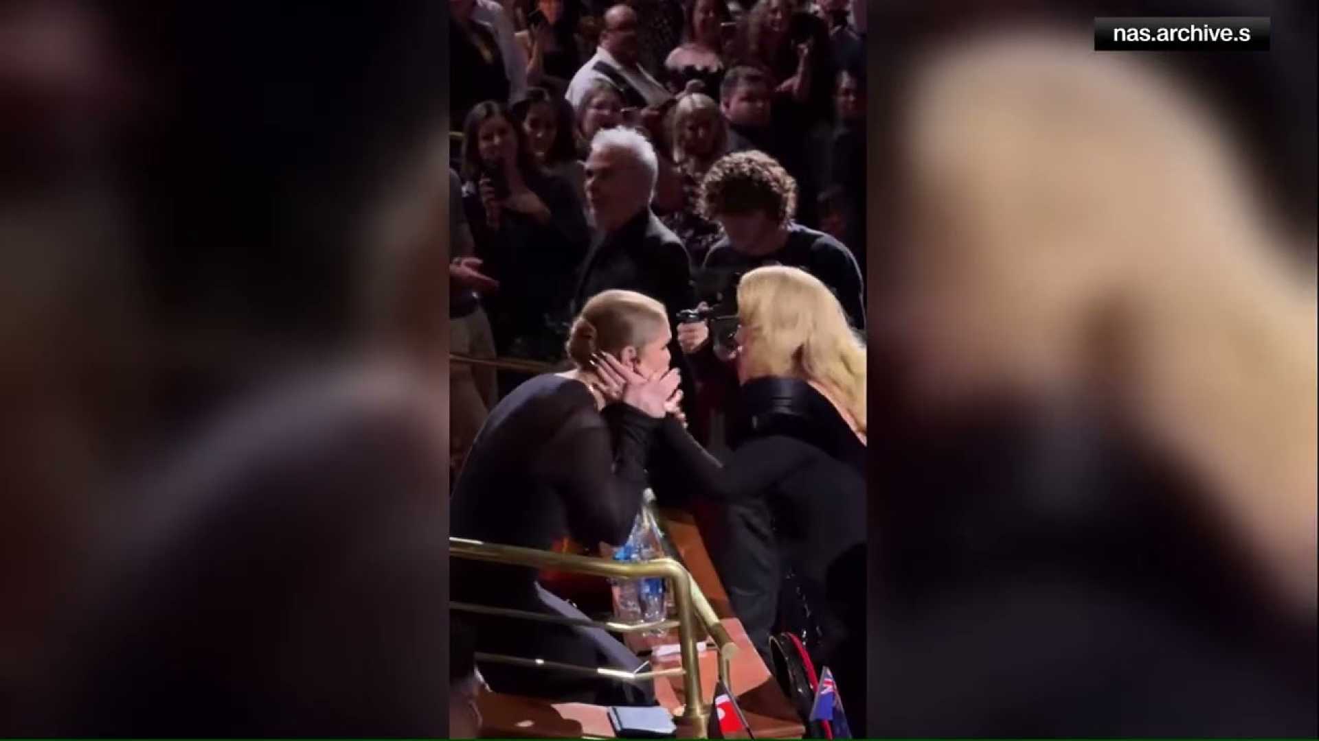 Adele And Celine Dion Hugging At Las Vegas Show