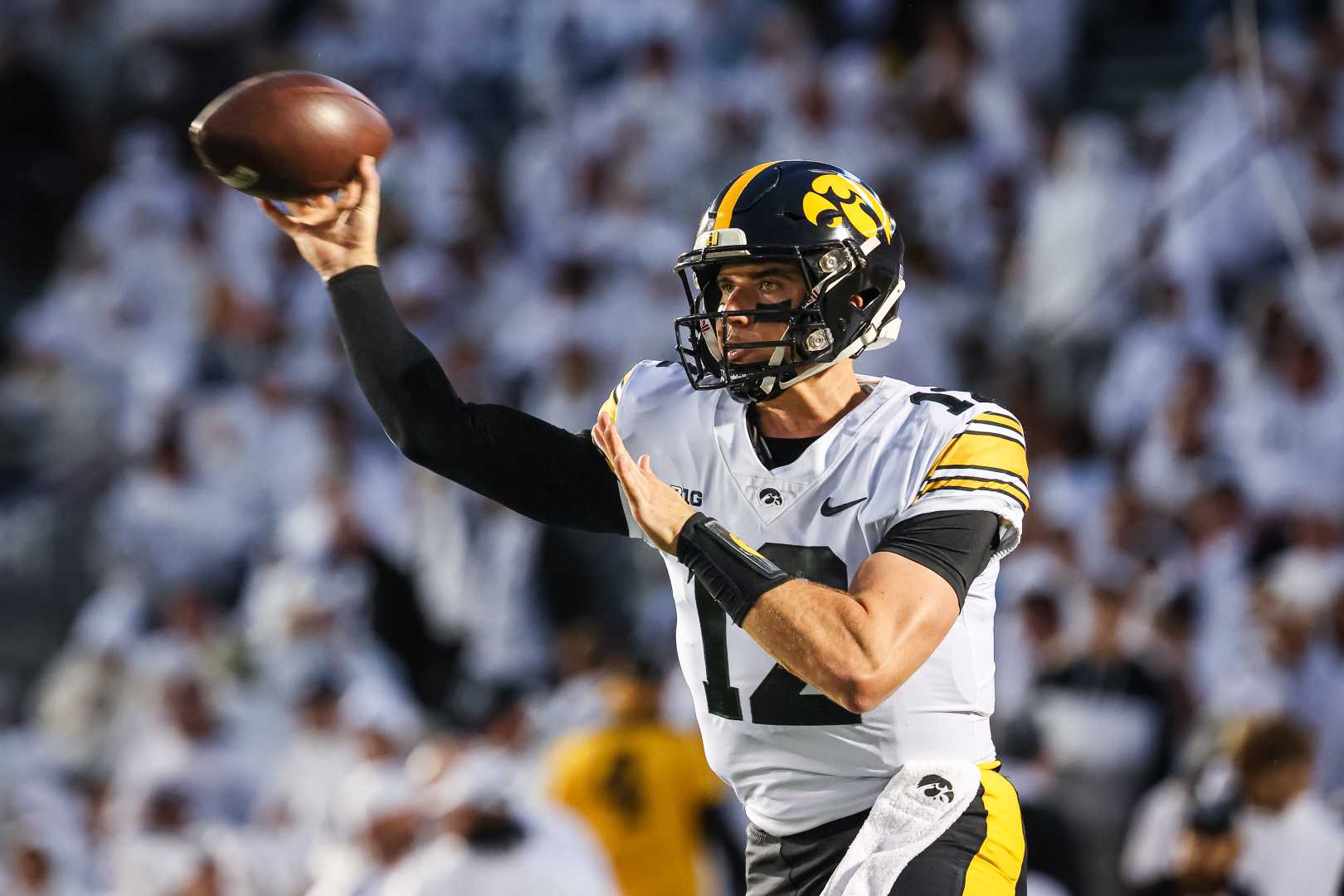 Cade Mcnamara Iowa Hawkeyes Quarterback