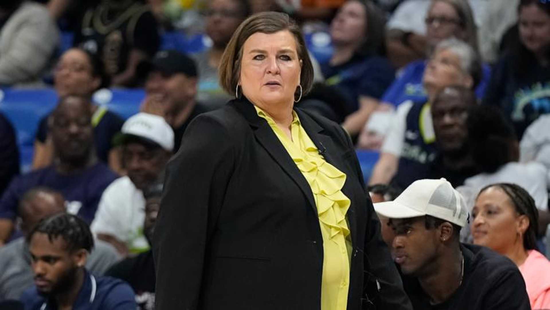 Dallas Wings Head Coach Latricia Trammell