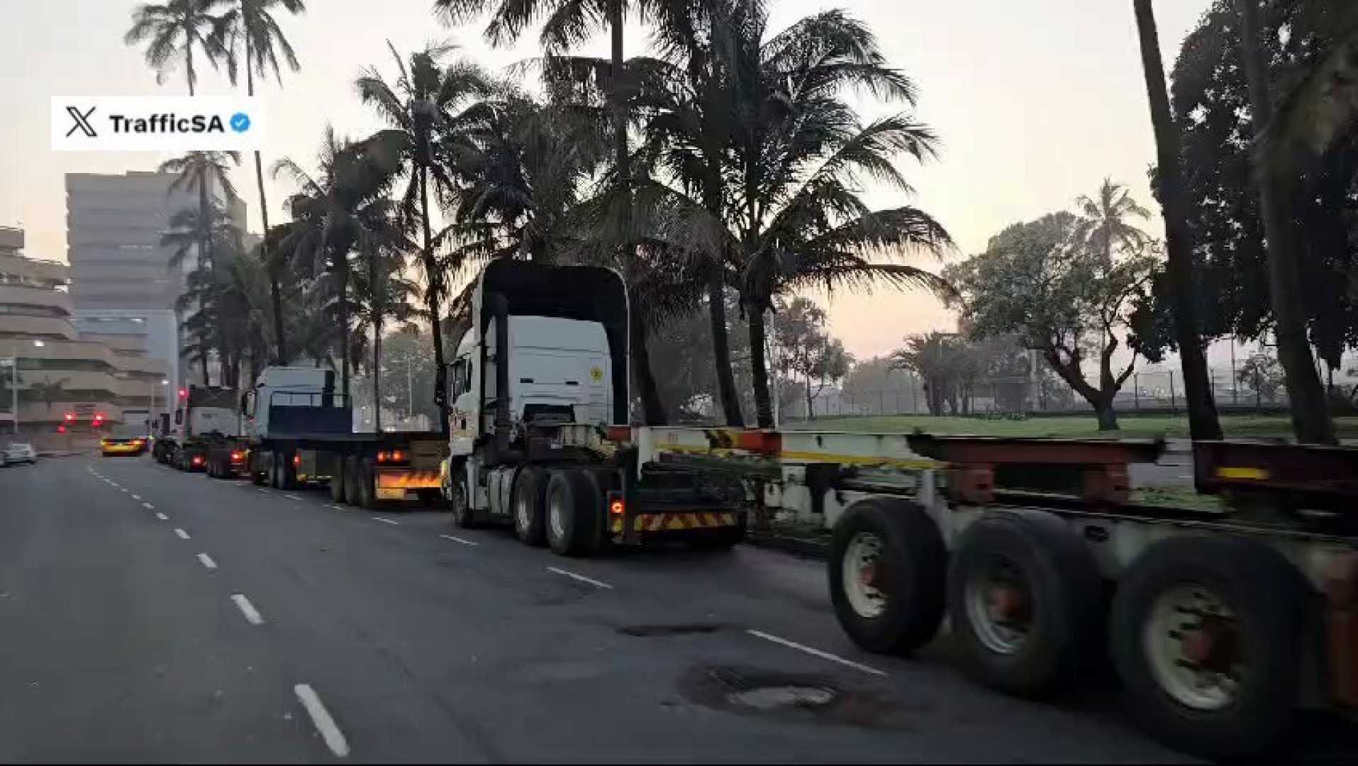 Fw De Klerk Boulevard Truck Accident Cape Town