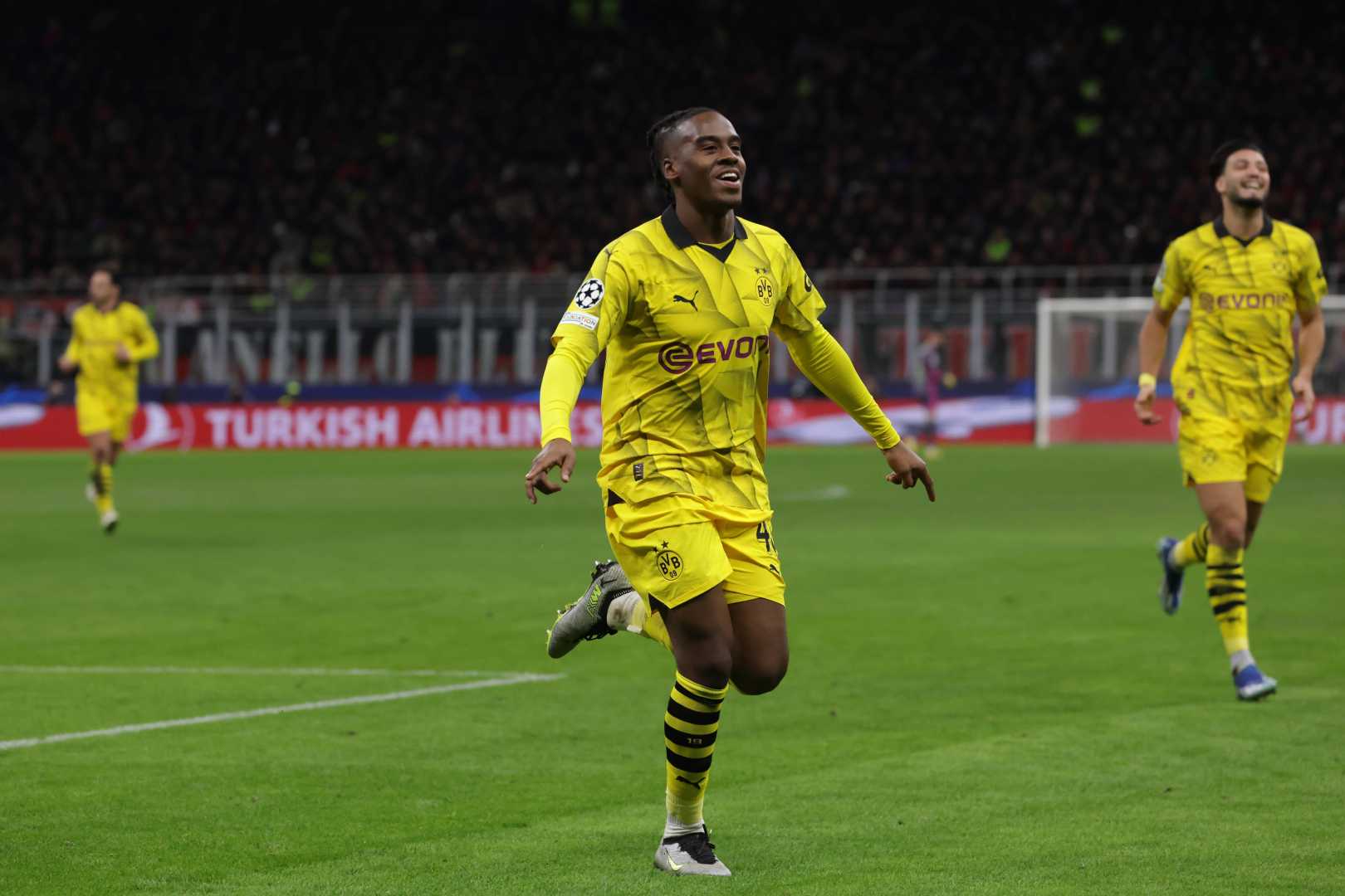 Jamie Bynoe Gittens Borussia Dortmund