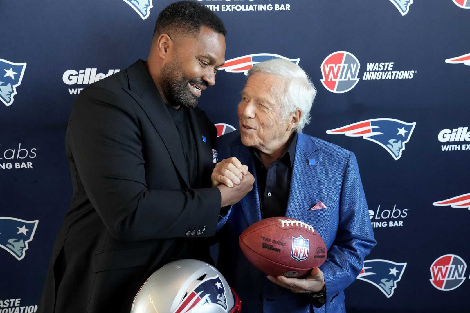 Jerod Mayo Robert Kraft New England Patriots