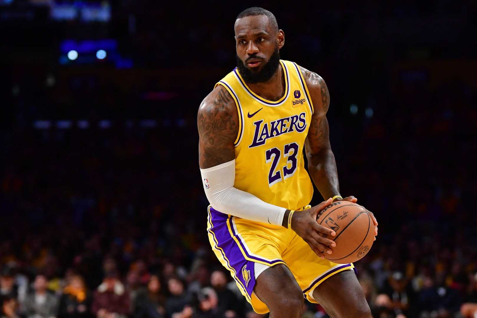 Lebron James Playing For The Los Angeles Lakers