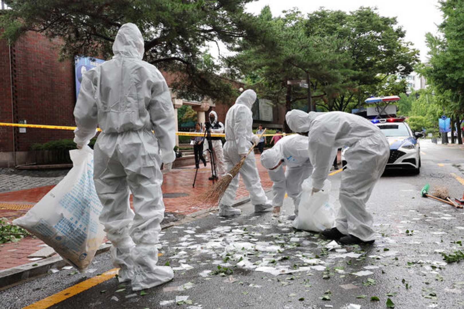 North Korean Balloon Trash South Korea Presidential Compound