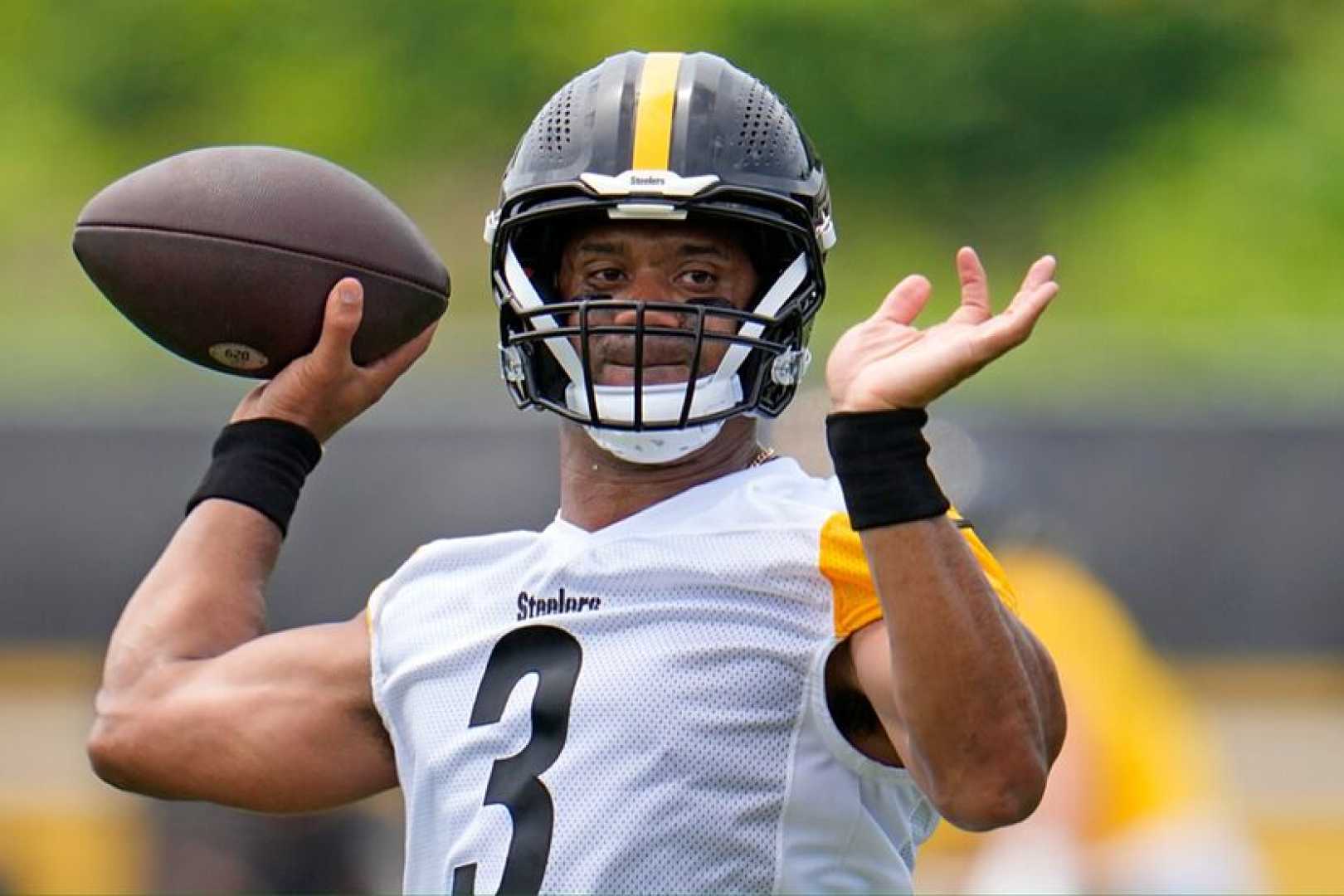 Russell Wilson Pittsburgh Steelers Practice